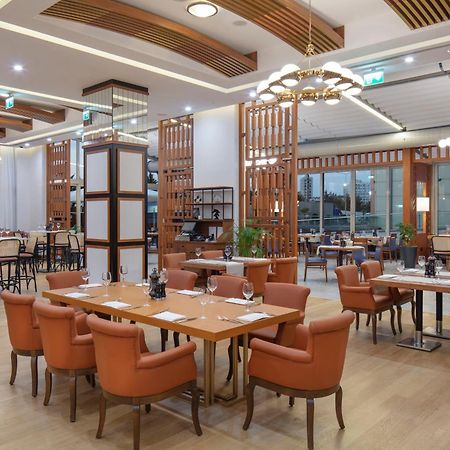 Doubletree By Hilton Istanbul Atasehir Hotel & Conference Centre Bagian luar foto