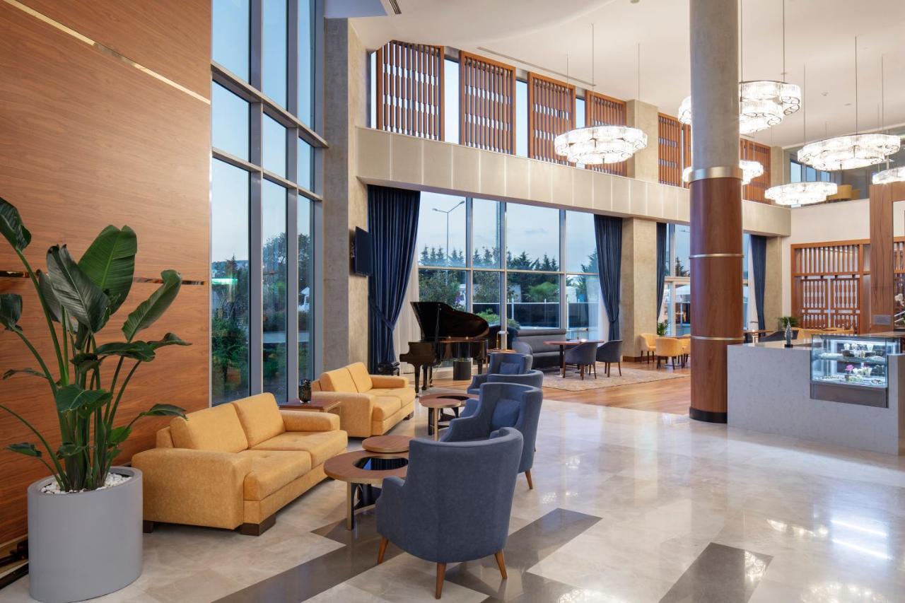 Doubletree By Hilton Istanbul Atasehir Hotel & Conference Centre Bagian luar foto
