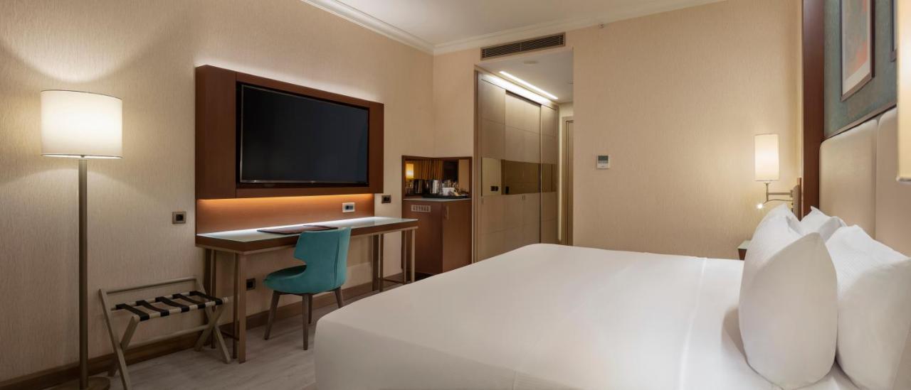 Doubletree By Hilton Istanbul Atasehir Hotel & Conference Centre Bagian luar foto