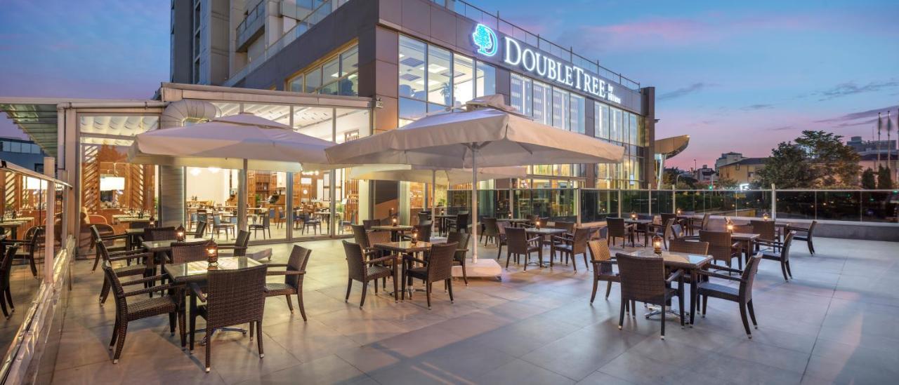 Doubletree By Hilton Istanbul Atasehir Hotel & Conference Centre Bagian luar foto