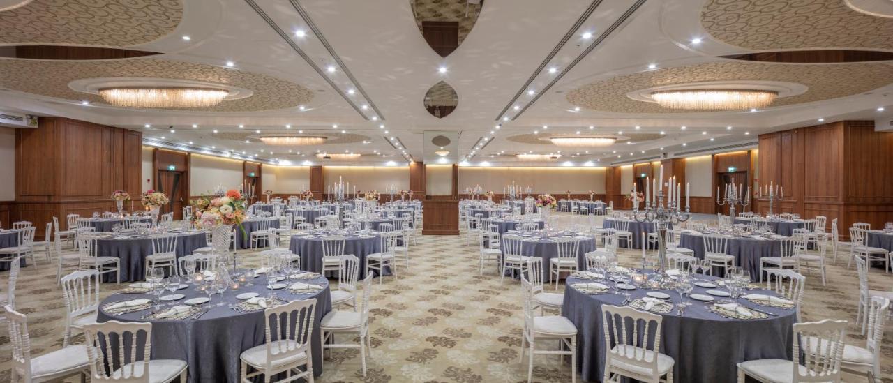 Doubletree By Hilton Istanbul Atasehir Hotel & Conference Centre Bagian luar foto