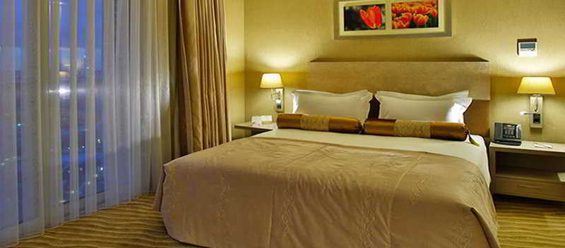 Doubletree By Hilton Istanbul Atasehir Hotel & Conference Centre Bagian luar foto