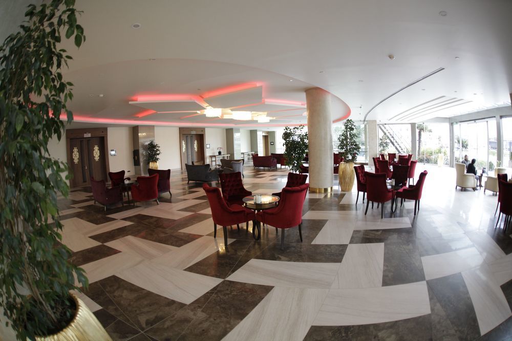 Doubletree By Hilton Istanbul Atasehir Hotel & Conference Centre Bagian luar foto